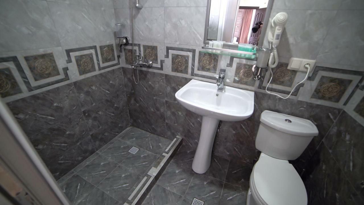 Hotel Progress Batumi Ngoại thất bức ảnh